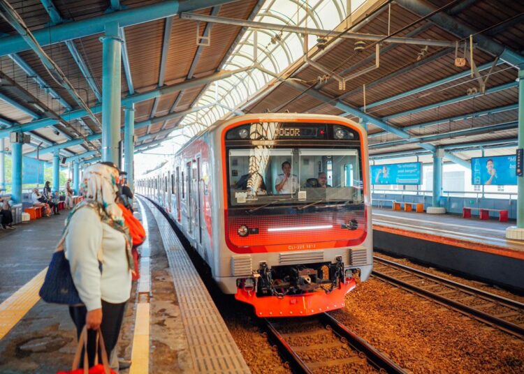 Stasiun Jatake, Angkut 1.200 Orang Lebih Per Hari