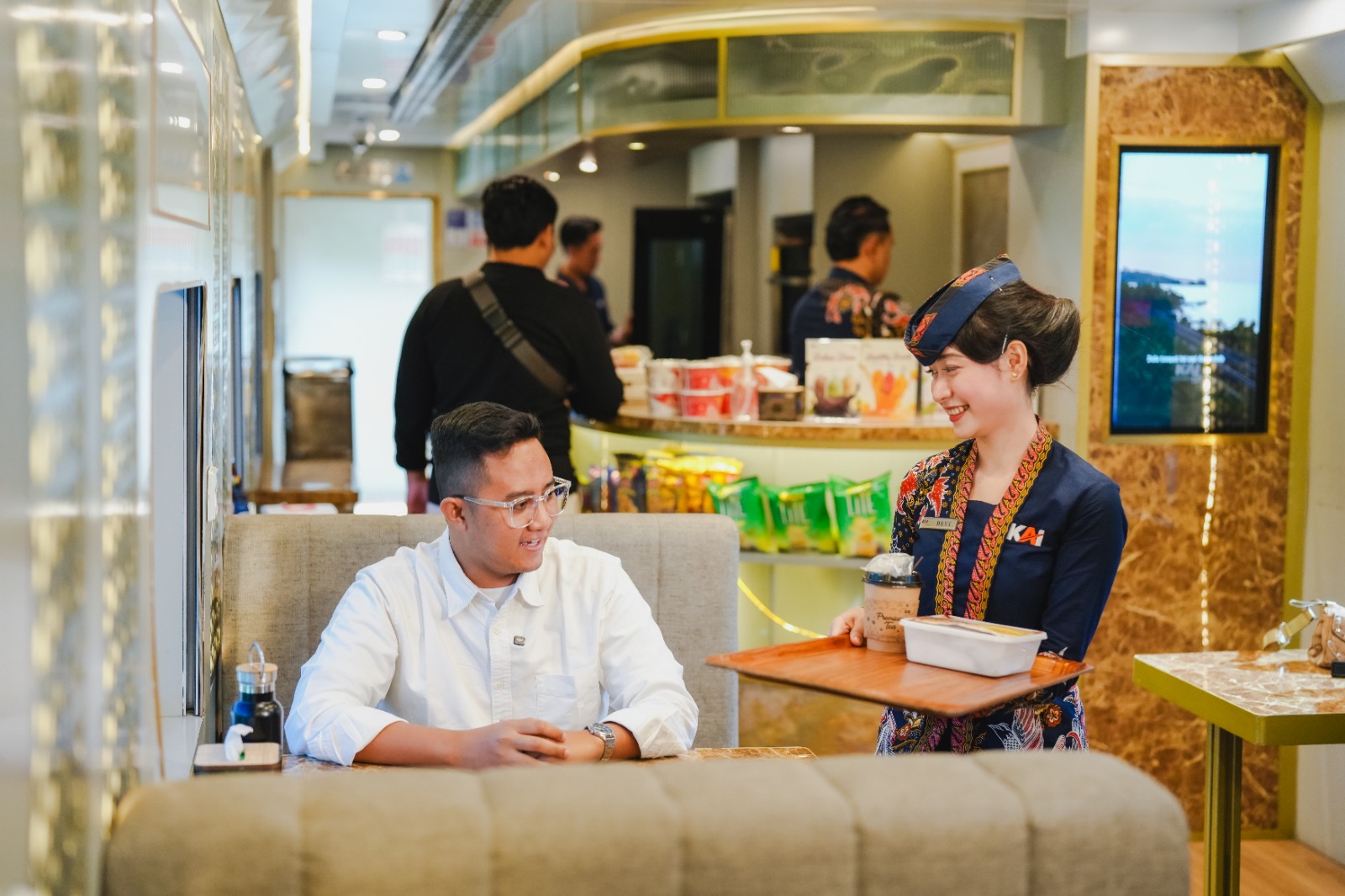 Ada Menu Takjil untuk Penumpang Kereta Api